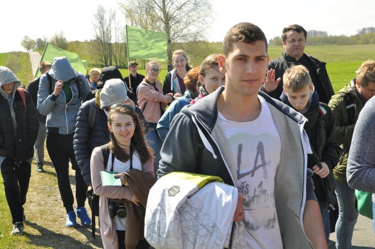 Pielgrzymka "Promienista" - dzień I - grupa z Barwic