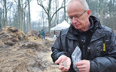 ▲	Nad poszukiwaniem grobów niezłomnych pracuje ekipa prof. Krzysztofa Szwagrzyka, wiceprezesa IPN.