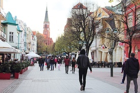 Na sopockim „Monciaku” robi się coraz tłoczniej. Policja zapewnia, że to miejsce będzie pod ich szczególnym nadzorem.