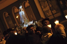 W legnickiej katedrze figura Maryi stoi na honorowym, bardzo dobrze widocznym miejscu.