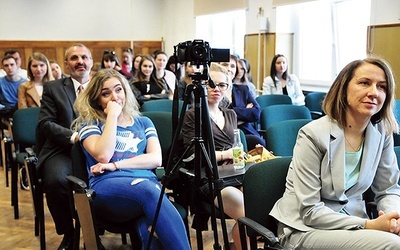 Uczestnicy wydarzenia, które miało podnieść poziom rozumienia mediów w kontekście złożonych zagrożeń.