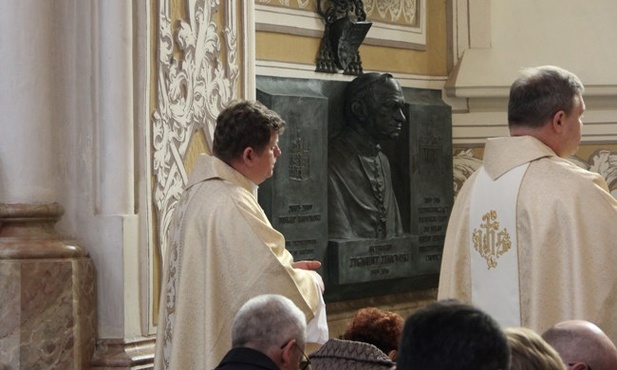 Abp Zygmunt Zimowski jest pochowany w radomskiej katedrze