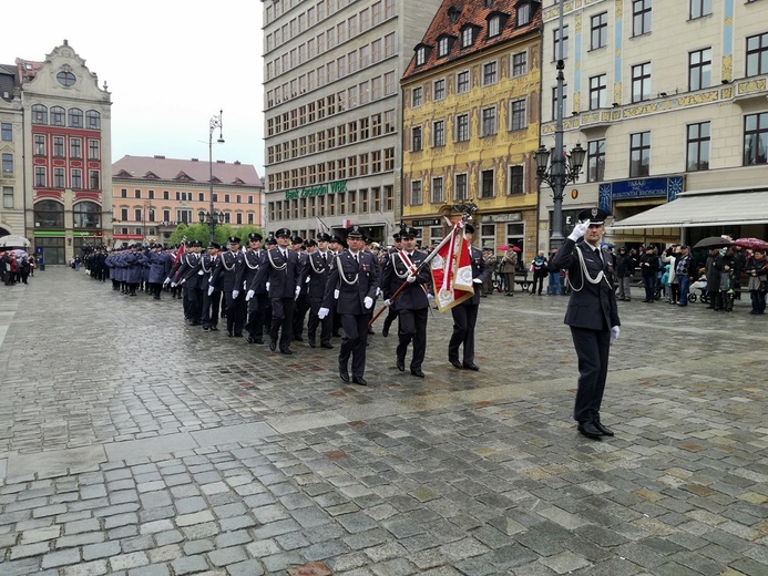 Dzień Flagi Rzeczpospolitej Polskiej we Wrocławiu