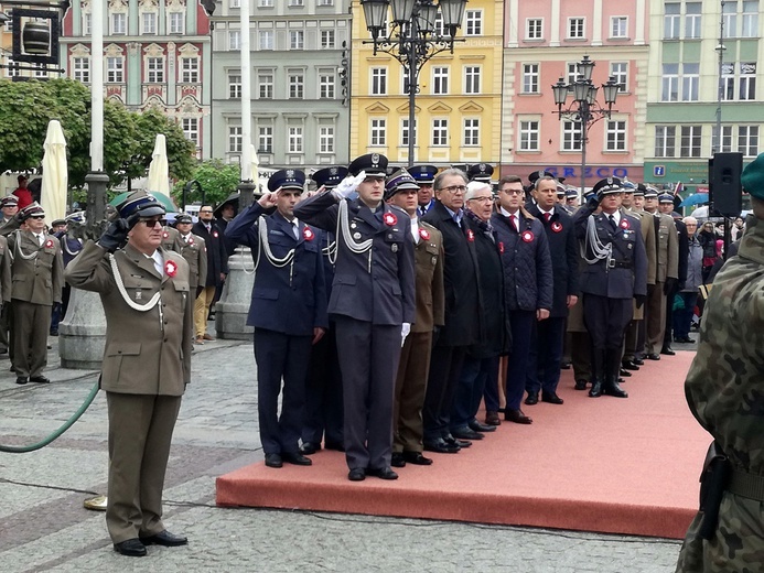 Dzień Flagi Rzeczpospolitej Polskiej we Wrocławiu