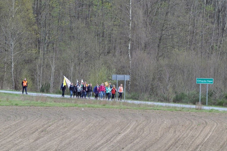 Pielgrzymka "Promienista" - dzień II - grupa z Gościna i Karlina