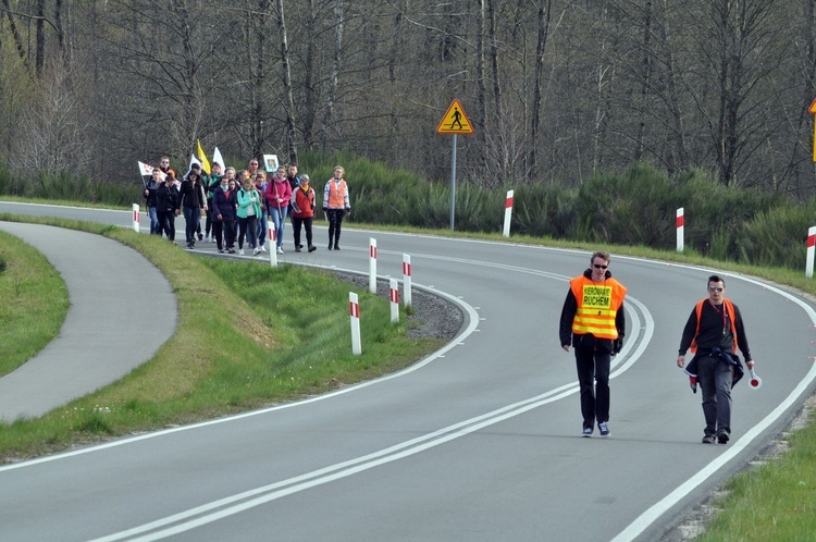 Pielgrzymka "Promienista" - dzień II - grupa z Gościna i Karlina