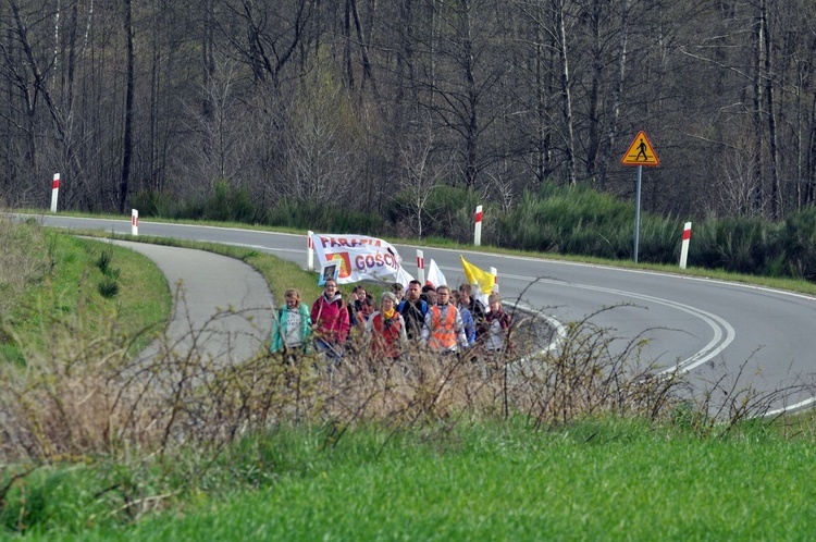 Pielgrzymka "Promienista" - dzień II - grupa z Gościna i Karlina