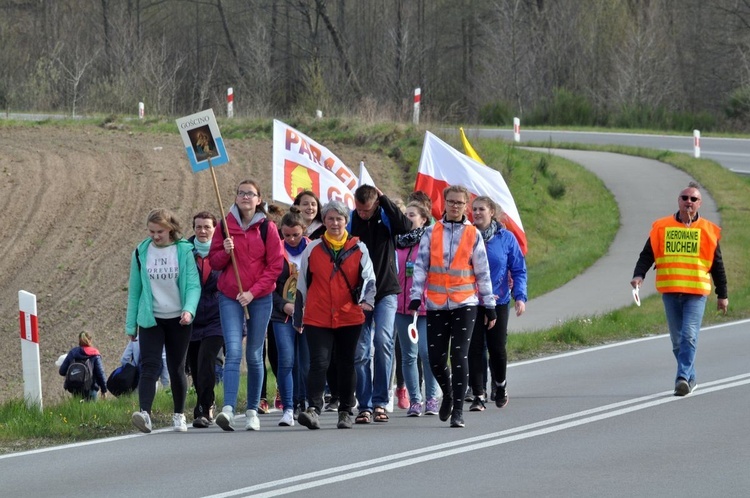 Pielgrzymka "Promienista" - dzień II - grupa z Gościna i Karlina