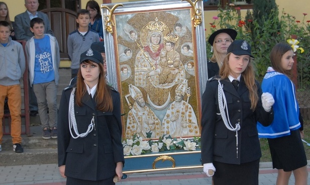 Feretron z obrazem Matki Bożej Odporyszowskiej