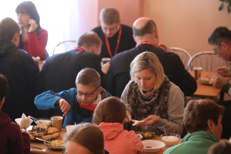 Pożegnalne śniadanie grupy bł. ks. Sopoćki w Nidku - 2017