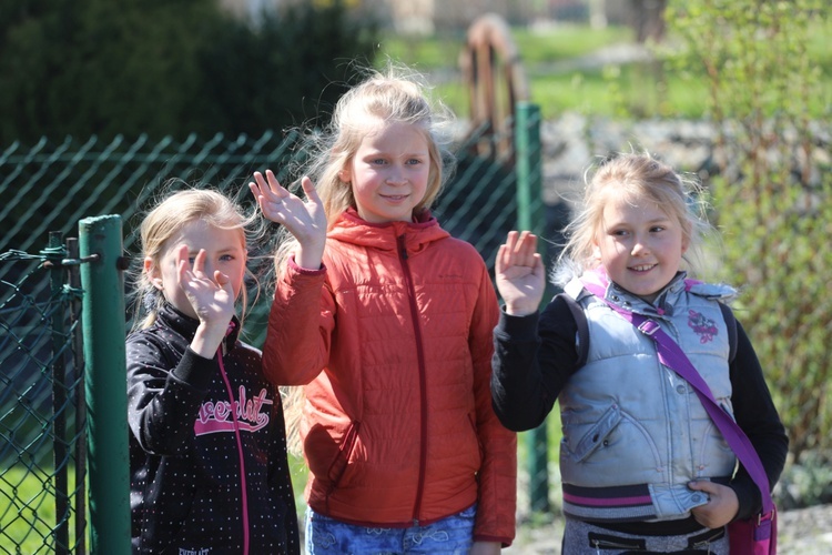 Pielgrzymi wspierają remont klasztoru sióstr klarysek od Wieczystej Adoracji w Kętach - 2017