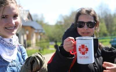 Pielgrzymi wspierają remont klasztoru sióstr klarysek od Wieczystej Adoracji w Kętach - 2017