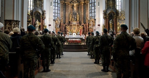 Królowa Polski i Ojczyzna to dwie matki