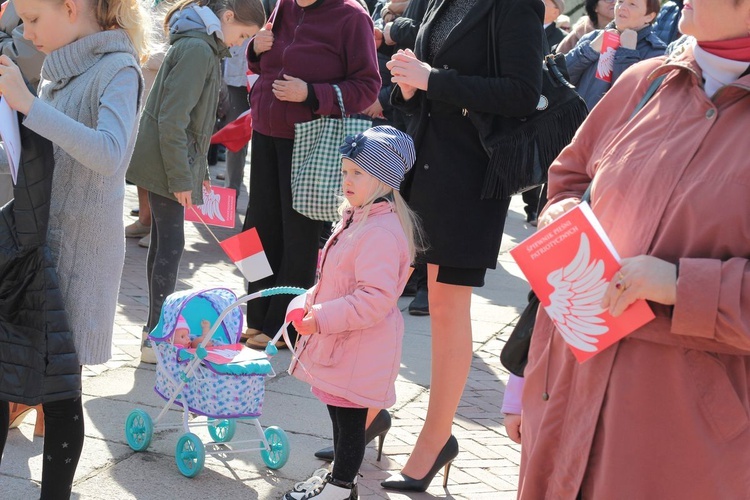 Koszalińskie śpiewanie pieśni patriotycznych