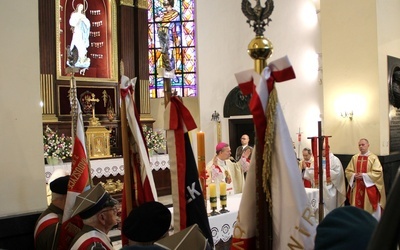 Bp Piotr Turzyński przewodniczył Eucharystii w radomskim kościele garnizonowym