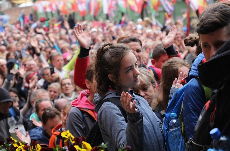 Pielgrzymi u św. Faustyny 2017