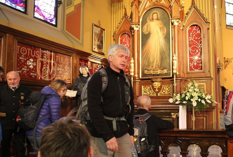 Pielgrzymi u św. Faustyny 2017