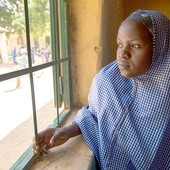 Niewielu z tysięcy kobiet i dziewcząt porwanych przez terrorystów z Boko Haram udaje się uciec z niewoli.