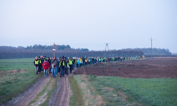 W sobotę nocna pielgrzymka z Piekar na Jasną Górę