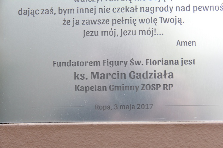 Święty Florian stanął w Ropie