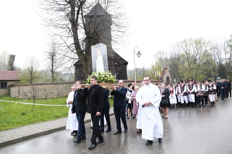 MB Fatimska nawiedza rodziny w Szyku