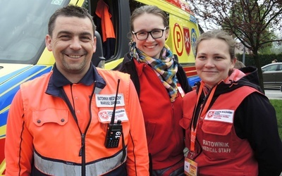 Od lewej maltańczycy: Mariusz Zawada, Joanna Ziemiańska i Ania Bogacz