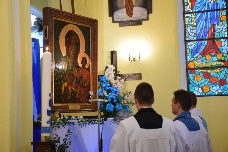 Powitanie ikony MB Częstochowskiej w Miłonicach
