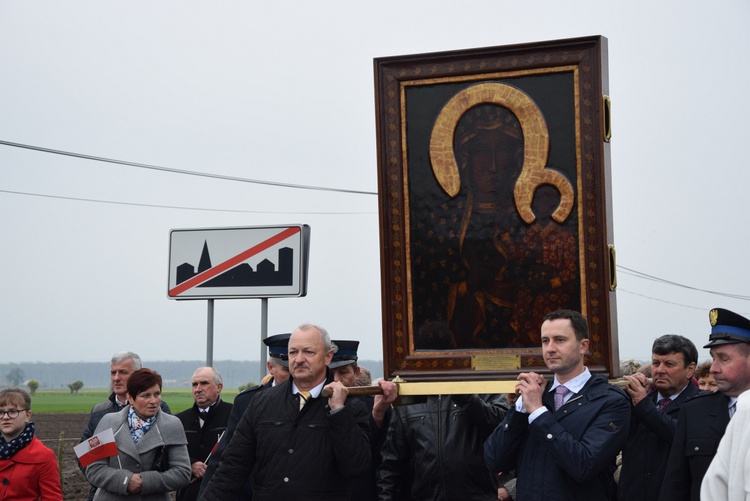 Powitanie ikony MB Częstochowskiej w Miłonicach