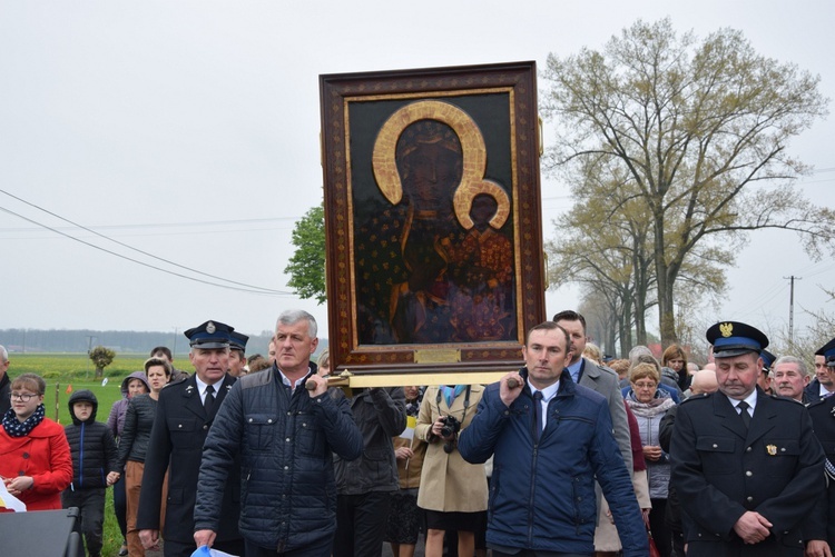 Powitanie ikony MB Częstochowskiej w Miłonicach