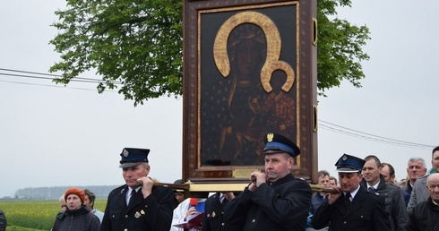 Powitanie ikony MB Częstochowskiej w Miłonicach