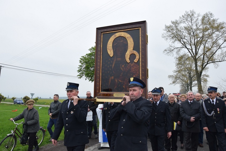 Powitanie ikony MB Częstochowskiej w Miłonicach