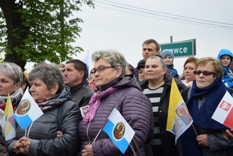 Powitanie ikony MB Częstochowskiej w Miłonicach