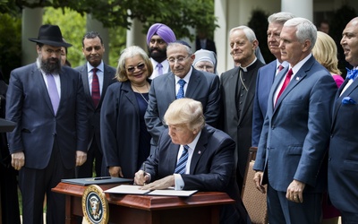 Akt Trumpa ws. wolności religijnej – dobry, ale...