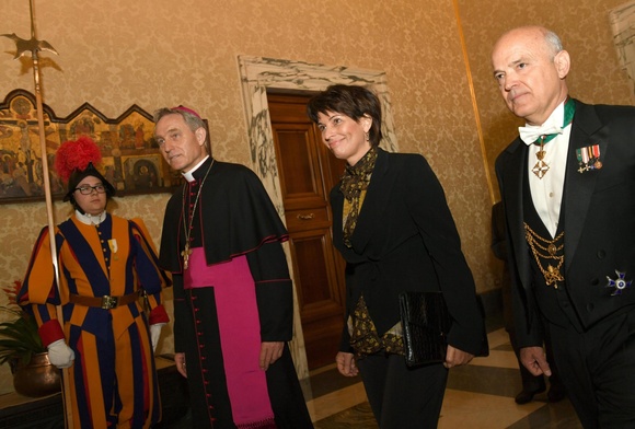 Papież spotkał się z Gwardią Szwajcarską