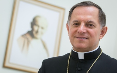 Abp Mokrzycki: z Janem Pawłem II codziennie odprawialiśmy majowe nabożeństwo