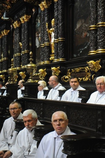 Pielgrzymka Nadzwyczajnych Szafarzy Komunii Świętej do grobu św. Stanisława Kazimierczyka