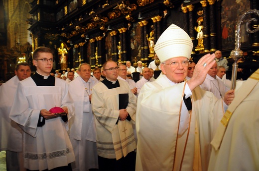 Pielgrzymka Nadzwyczajnych Szafarzy Komunii Świętej do grobu św. Stanisława Kazimierczyka