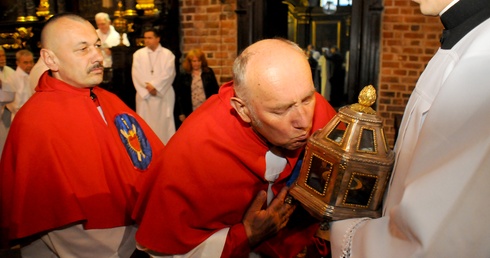 Pielgrzymka Nadzwyczajnych Szafarzy Komunii Świętej do grobu św. Stanisława Kazimierczyka