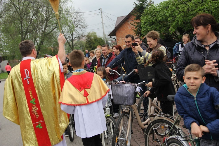 Motocykliści w kościele w Zgórsku