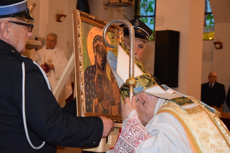 Powitanie ikony MB Częstochowskiej w Ostrowach