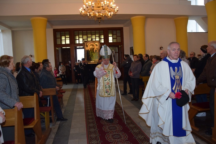 Powitanie ikony MB Częstochowskiej w Ostrowach