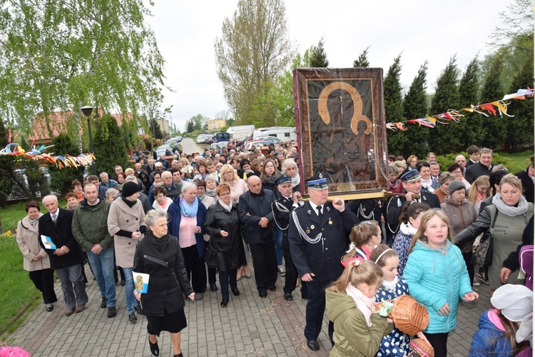 Powitanie ikony MB Częstochowskiej w Ostrowach