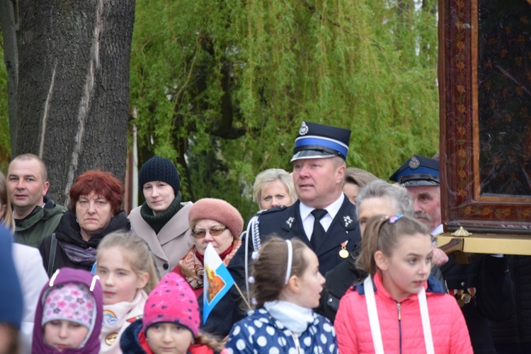 Powitanie ikony MB Częstochowskiej w Ostrowach