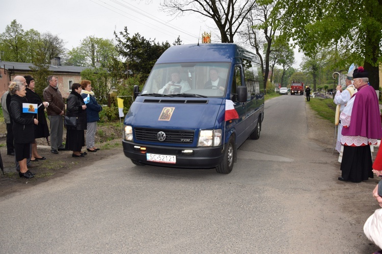 Powitanie ikony MB Częstochowskiej w Ostrowach