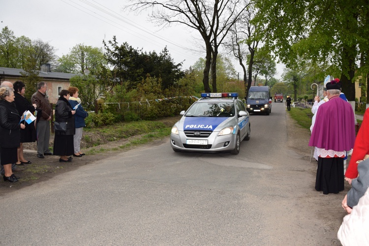 Powitanie ikony MB Częstochowskiej w Ostrowach