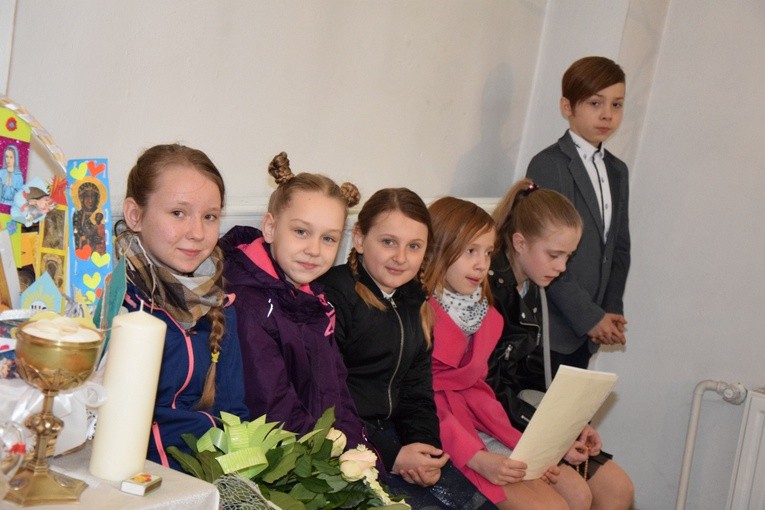 Powitanie ikony MB Częstochowskiej w Ostrowach