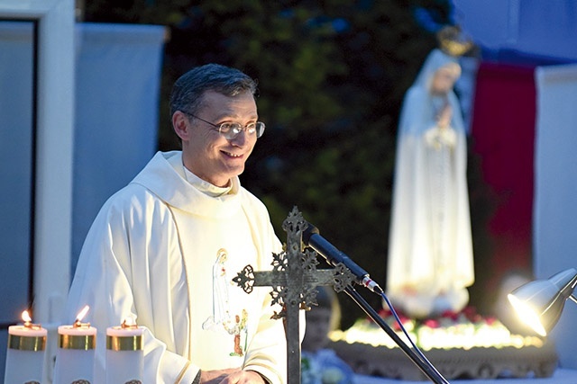 O. Javier Álvarez-Ossorio SScc podziękował ordynariuszowi  za ustanowienie nowego miejsca kultu.