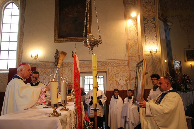 Powitanie ikony MB Częstochowskiej w Dąbrowicach