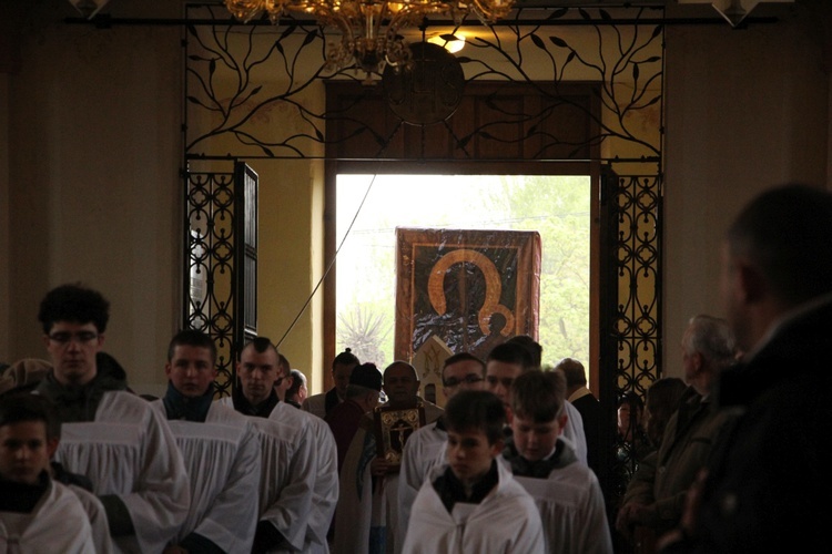 Powitanie ikony MB Częstochowskiej w Dąbrowicach