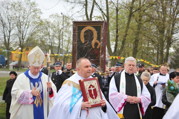 Powitanie ikony MB Częstochowskiej w Dąbrowicach